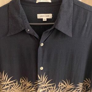 Men’s Hawaiian shirt. Good condition.